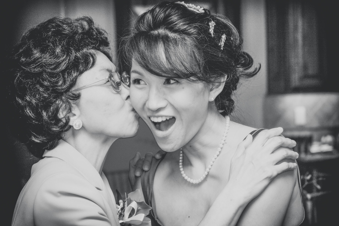 houston wedding by steve lee photography chinese mother kissing bride